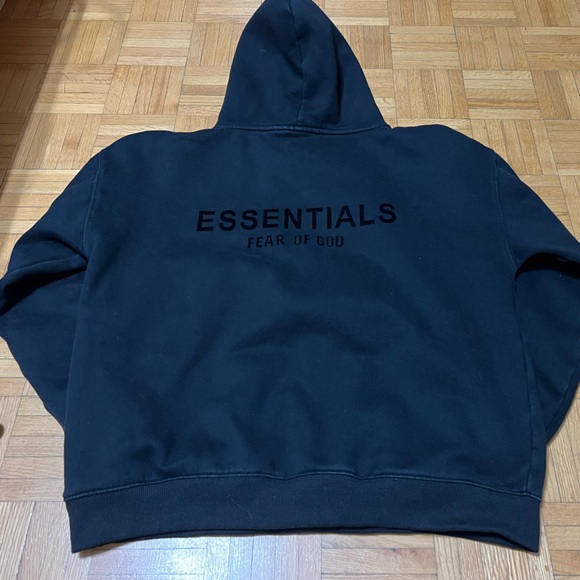 Essentials sweater - Picture 2 of 2